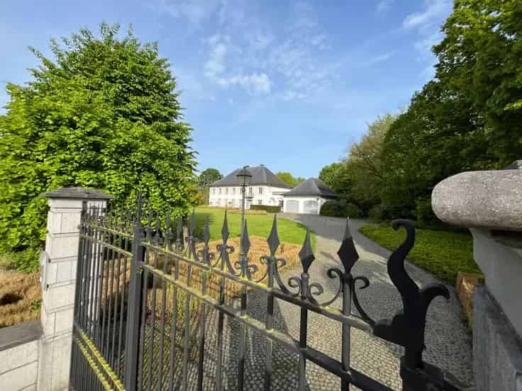 Villa Te Koop Nabij Leuven - 5 Slaapkamers - 14.000m2