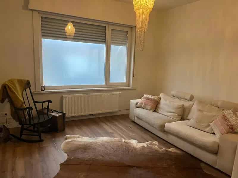 Huis te Koop Malle: Gezinswoning met Kangoeroe Opties