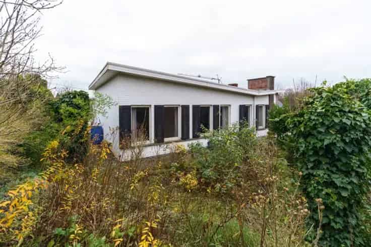 Huis Te Koop Begijnendijk: Ruime Halfopen Bebouwing met Handelsruimte