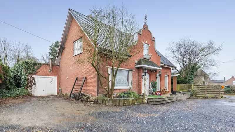Goed gelegen pand met tuin te koop Lubbeek