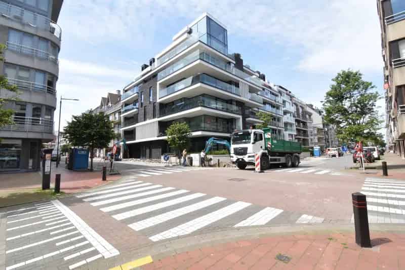 Garagebox te Koop Knokke Centrum Dubbel Autolift