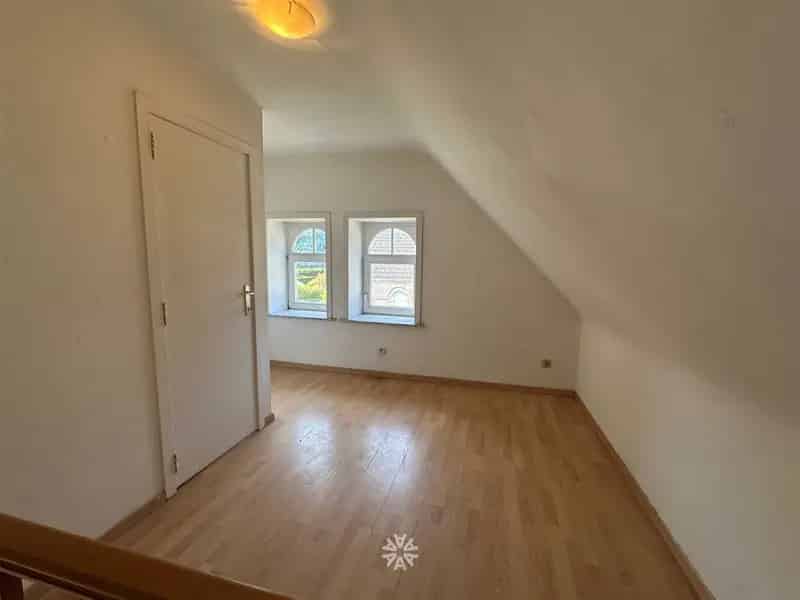 Huis te huur Gentbrugge: Arbeidershuis met voortuintje en staanplaats