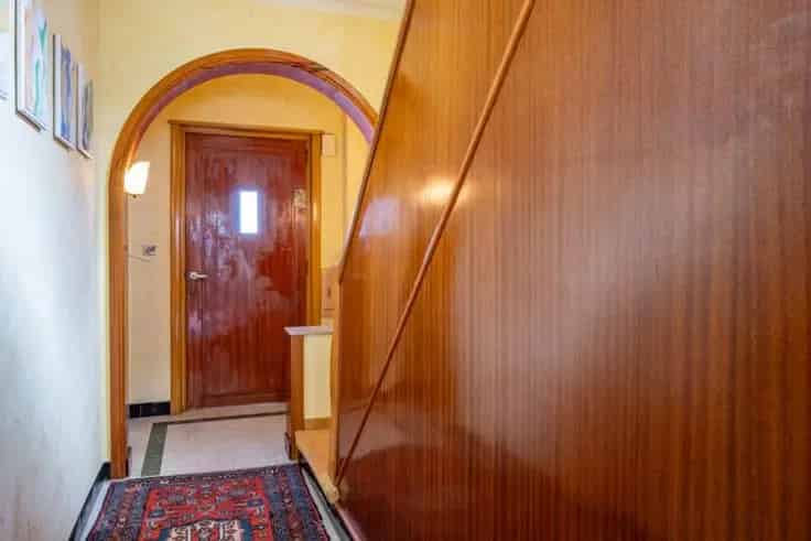 Te renoveren halfopen bebouwing nabij centrum