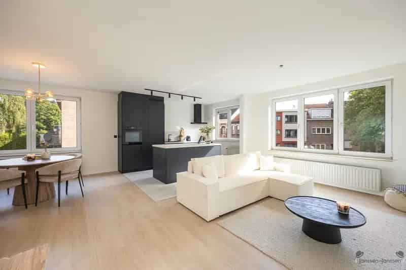 Gerenoveerd Appartement 2 Slaapkamers Schoten