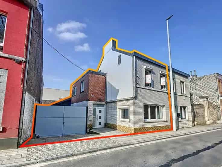Huis Te Koop 3 Gevels 139m² Magazijn 3 slaapkamers Bureau Kelders