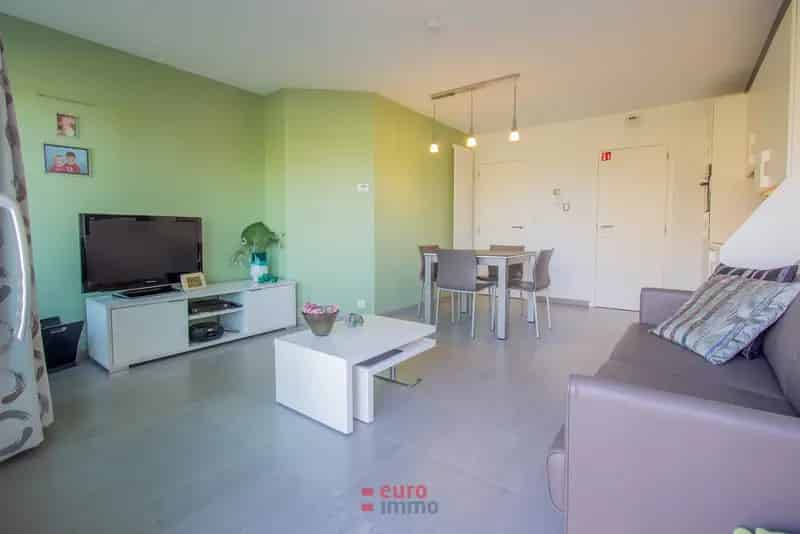 Appartement te koop Nieuwpoort: Lichtrijk appartement aan het water