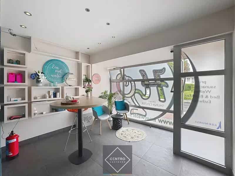 Handelspand met Wellness Appartement en Broodjeszaak Rollegem Kapelle