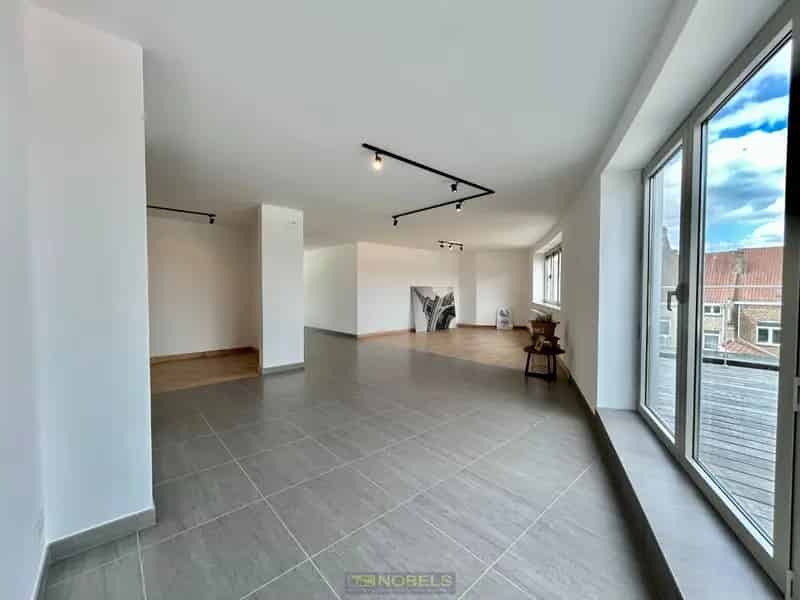 Penthouse te huur Ronse: Exclusief appartement met terras en staanplaats