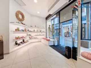 Handelspand te Huur Namen - 135m² Winkelruimte + Entresol