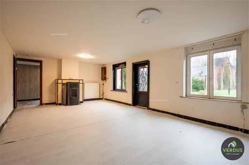 Huis te Koop Oostwinkel 2 Slaapkamers Ruim Perceel Renovatieproject