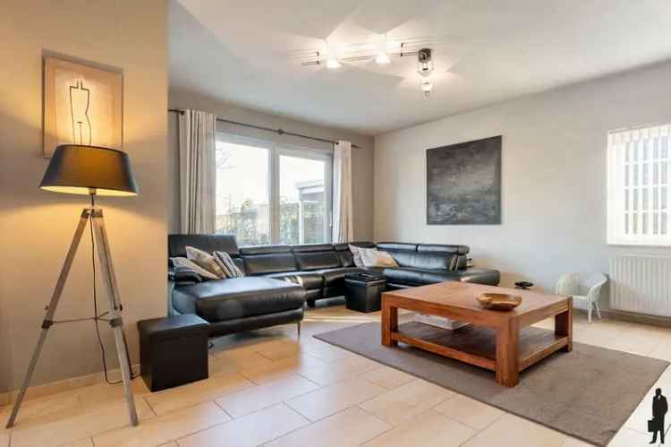 Ruime woning 225m² 3 slaapkamers garage tuin 726m²