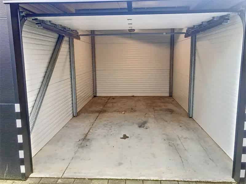 LA PRESTIGE Autostaanplaats en Garage