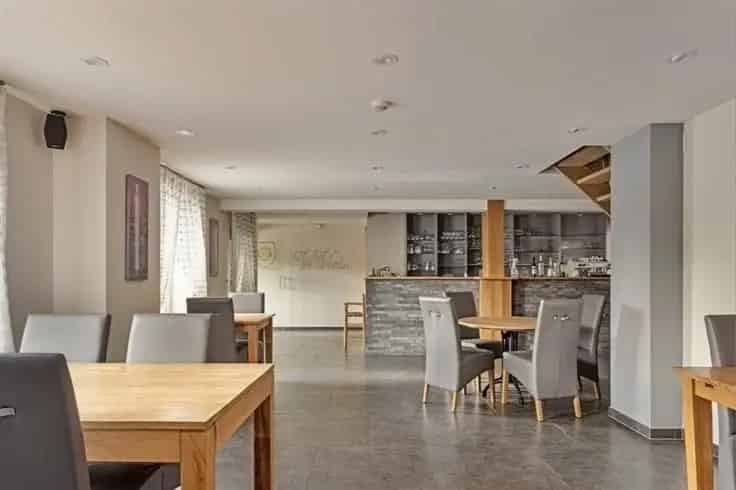Huis Te Koop Opwijk: Handelspand met Woning te Renoveren