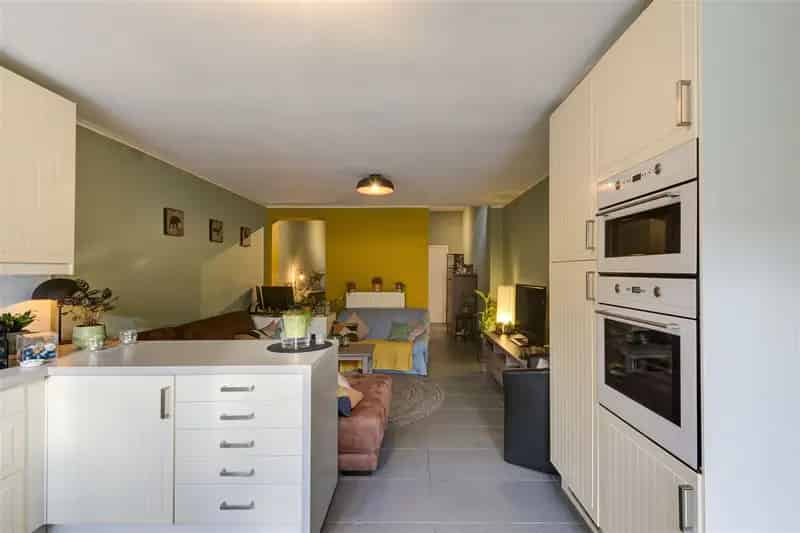 Gerenoveerde woning te Lier met ruim terras en 12 zonnepanelen