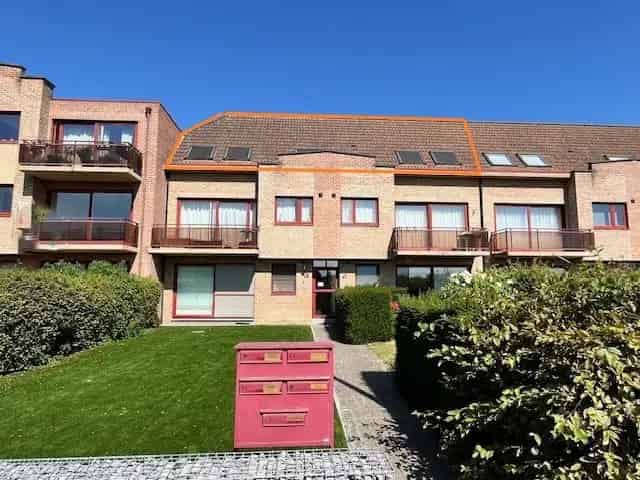 Ruim Dakappartement met Terras en Garage te Huur
