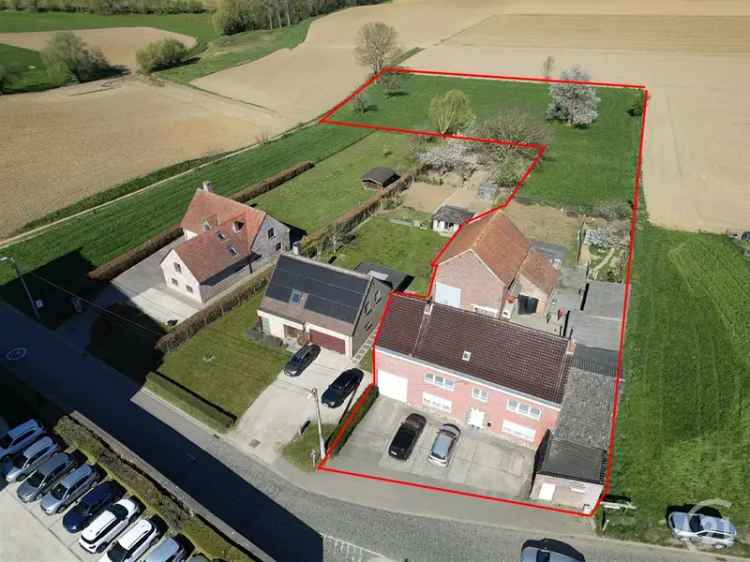 Huis te huur Heikruis: Te renoveren woning met schuur en weide