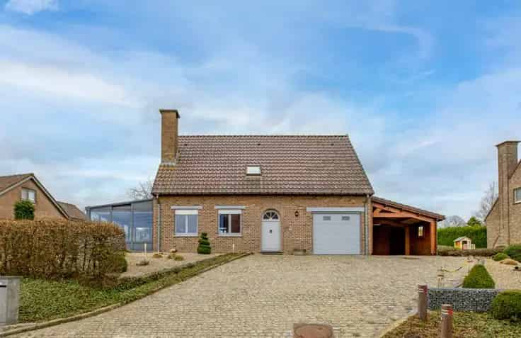 Villa te Koop: Zuidgerichte Tuin, 3 Slaapkamers, Garage