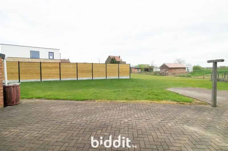 TE RENOVEREN WONING 2 SLAAPKAMERS LINTER