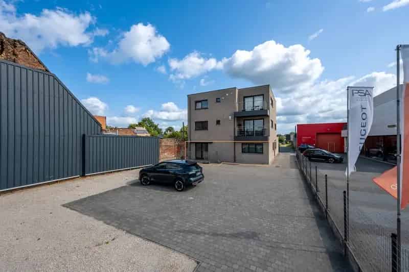 Instapklaar gelijkvloers appartement met terras te koop