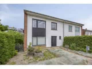 Huis te koop Asse - Ruime woning met 4 slaapkamers en potentieel