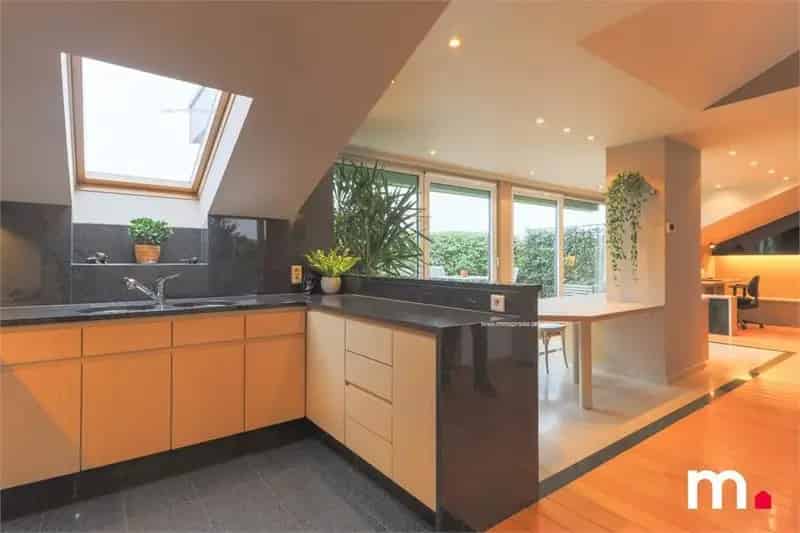 Luxe Penthouse te Wevelgem met 2 slaapkamers en ruim terras