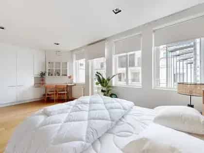 Licht Studio 36m² Nabij Ambassades Volledig Ingericht