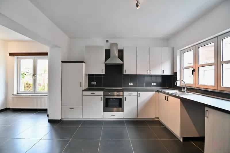 Ruime halfopen woning Tongeren 3 slaapkamers garage