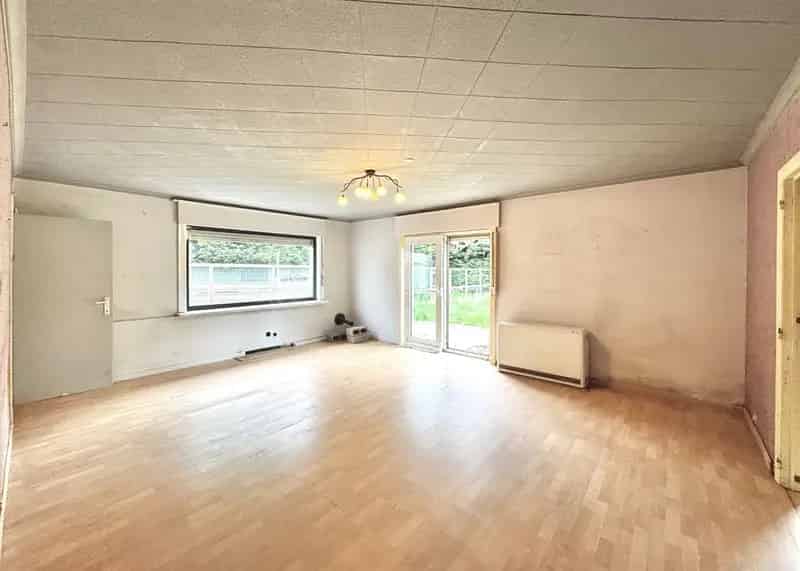Huis te koop Waregem: renovatieproject met bijgebouw