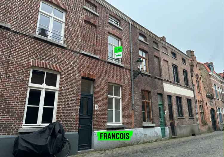 Mooi gerenoveerd huis te huur in hartje Brugge.