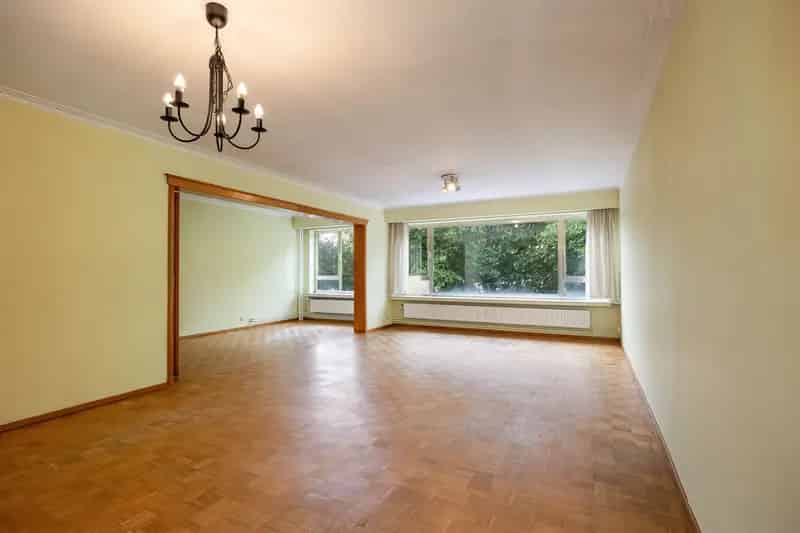 Te renoveren appartement met 2 slaapkamers en terras Mechelen