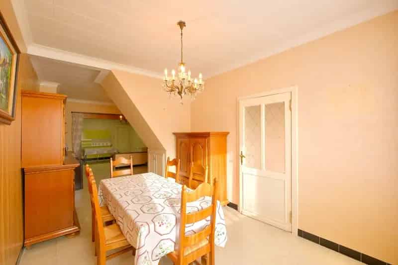 Ardooie 3 Slaapkamer Huis met Garage 278m²