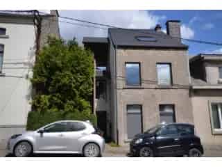 Huis te Koop Couvin - Dubbel Appartement - Beleggingspand