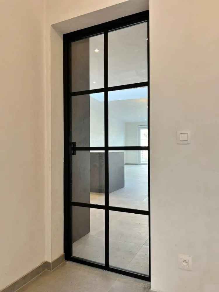 Vernieuwbouw 3 Slaapkamers Dorpskern Tuin