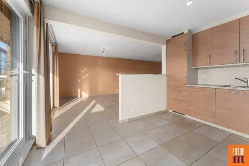 Appartement te koop Roeselare: 2 slaapkamers, 109m², station