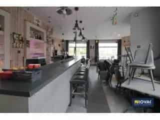 Handelspand te Huur Izegem - Café met Kelder en Berging