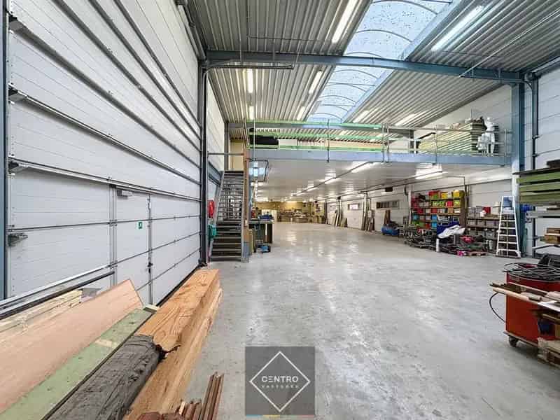 Magazijn met Woonst te Koop Aalter 4 slaapkamers Zwembad Zonnepanelen