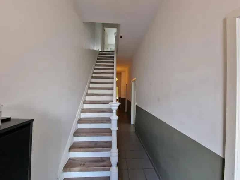 Woning te Borlo met 2 staanplaatsen en 3 slaapkamers