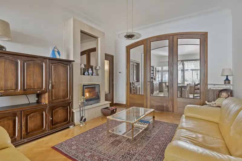 Riante Praktijk woning te koop: Kangoeroewonen, Meergezinswoning