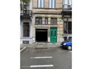 Loods te Koop Brussel 613m² - Investering 55% Rendement
