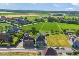 Halfopen Woning 245m² met 5000m² Weiland te Merelbeke
