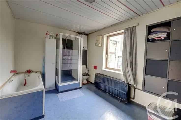 Huis Te Koop Gosselies: Commercieel Pand met Woonst
