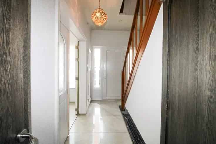Ruime gezinswoning met 4 slaapkamers te koop