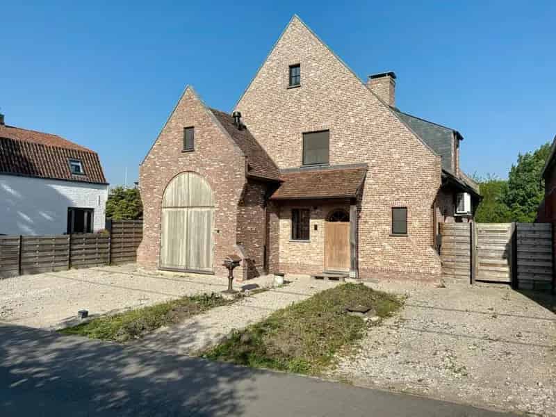Huis te huur: Instapklare Villa 5 slaapkamers Zonnepanelen Grote Tuin