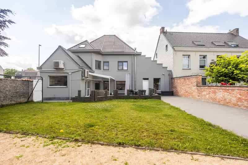 Huis te koop Aspelare: Instapklare gezinswoning met praktijkruimte