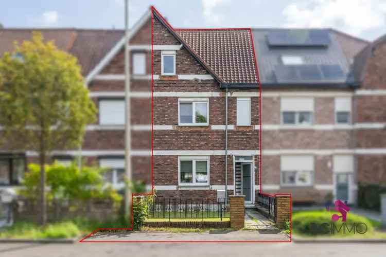 Te koop rijwoning in Zwartberg Genk met 3 slaapkamers