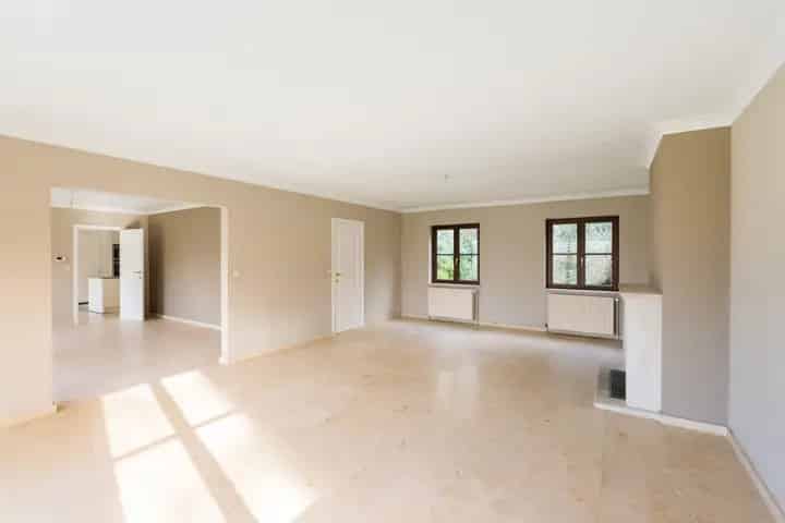 Villa te Lasne 5 slaapkamers 3 badkamers ±90 are