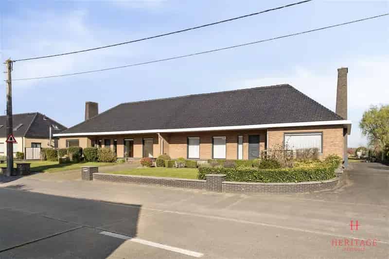 Huis te koop Torhout: Atelier 1100m², 2 Woningen 600m², Weide 2472m²