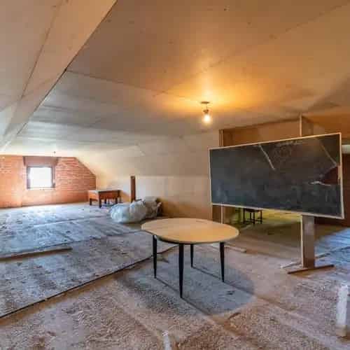 Vrijstaande woning te renoveren 3 slaapkamers 1210m²