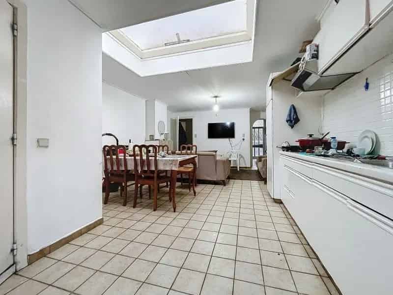 Centraal Gelegen Tussenwoning Met Uitweg