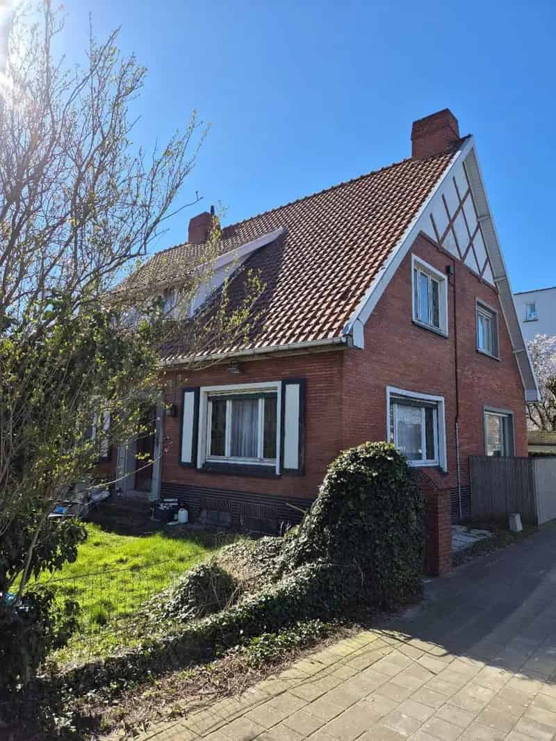 Sint Kruis Cottage: Te renoveren woning